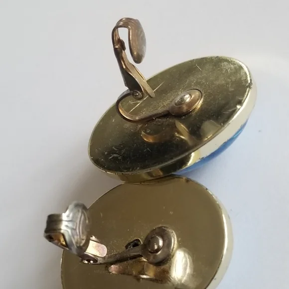 Vintage earrings chunky clip on oval egg shaped wavy pearlized blue gold tone - Picture 14 of 14